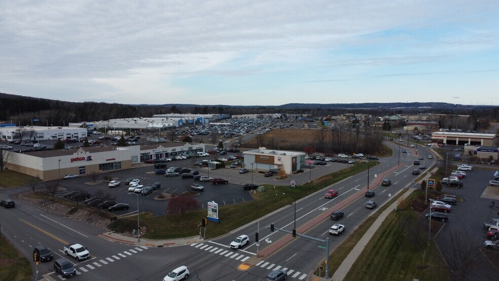 More Photos Of 225675 Rib Mountain Dr, Wausau Storefront For Lease