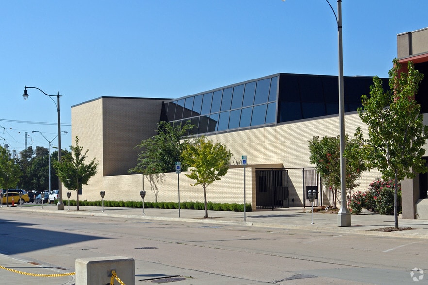 More Photos Of 545 Couch Dr, Oklahoma City Office For Sale