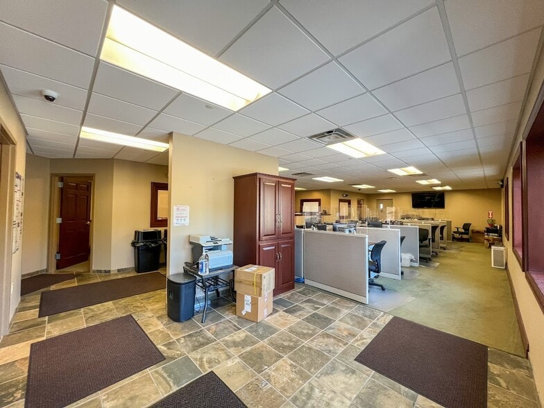 More Photos Of 1737 N Main Ext St, Butler Light Distribution For Sale