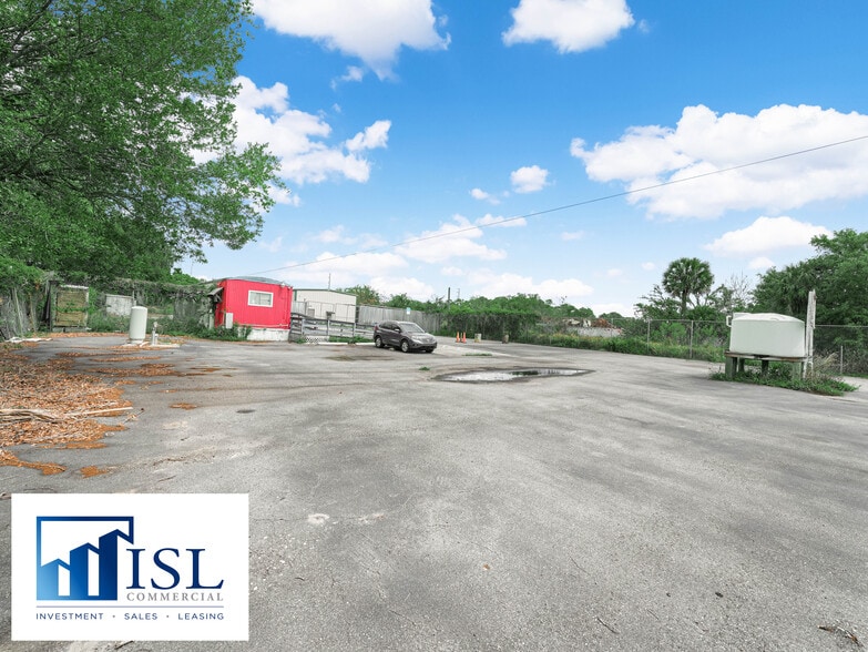 More Photos Of 4641 S Orange Blossom Trl, Kissimmee Warehouse For Lease