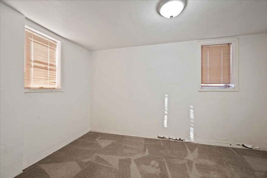 More Photos Of 1501 Carbon Ave, Cheyenne Office For Lease