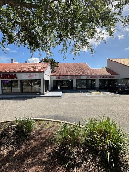 Primary Photo Of 211-301 N University Dr, Pembroke Pines Unknown For Lease