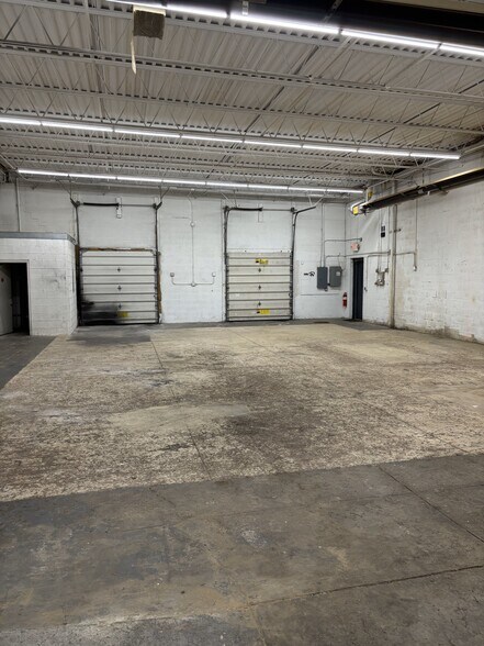 More Photos Of 2285 Scranton Rd, Cleveland Warehouse For Lease