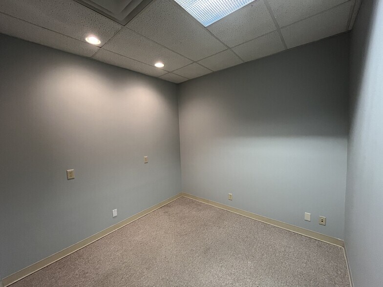 More Photos Of 6314 Rucker Rd, Indianapolis Serviced Offices For Lease