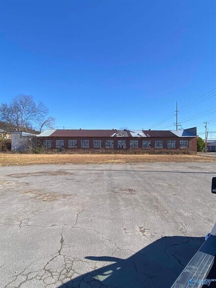 More Photos Of 302 W Willow St, Scottsboro Warehouse For Sale