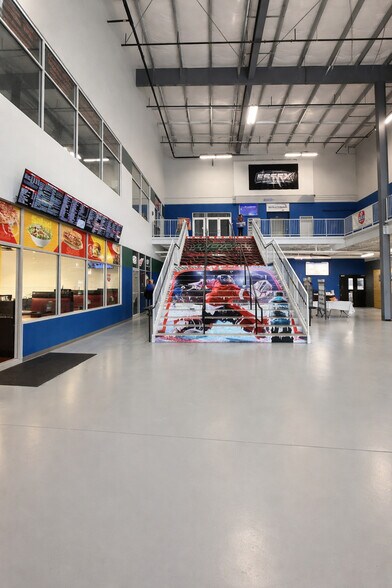 More Photos Of 15 Manning Ave, Middleton Sports And Entertainment For Lease