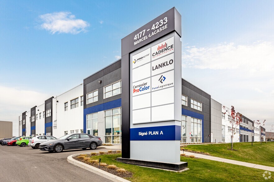 More Photos Of 4177-4233 Rue Marcel Lacasse, Boisbriand Industrial For Lease