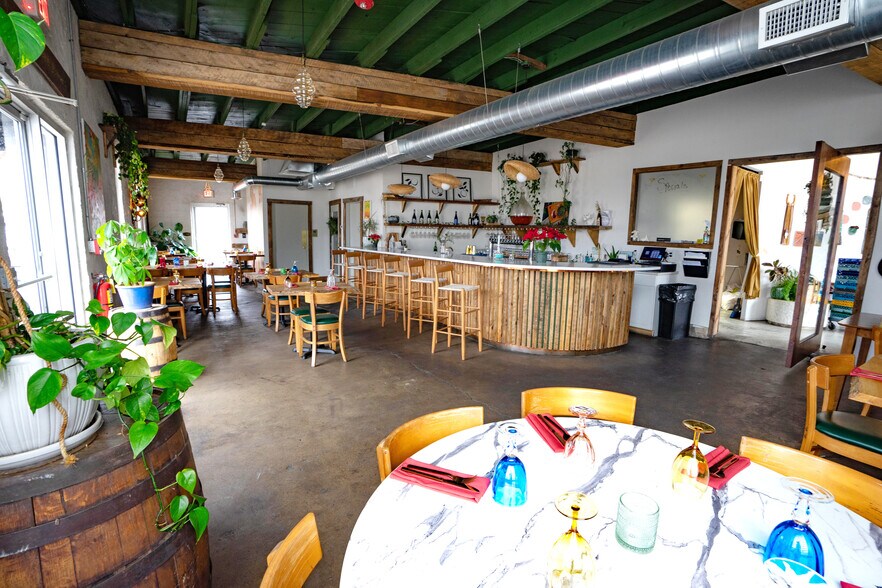 More Photos Of 313 McFarland Ave, Rossville Storefront For Sale