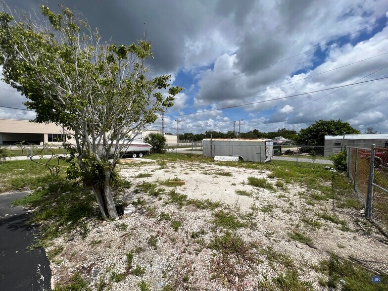 More Photos Of 1870 E Merritt Island Cswy, Merritt Island Freestanding For Lease