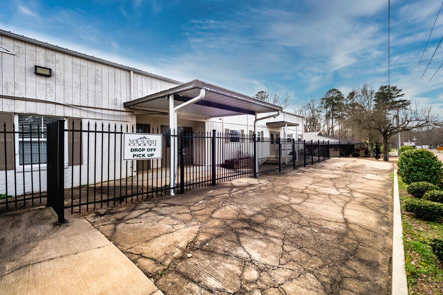 More Photos Of 1417 Lelia Dr, Jackson Loft Creative Space For Lease