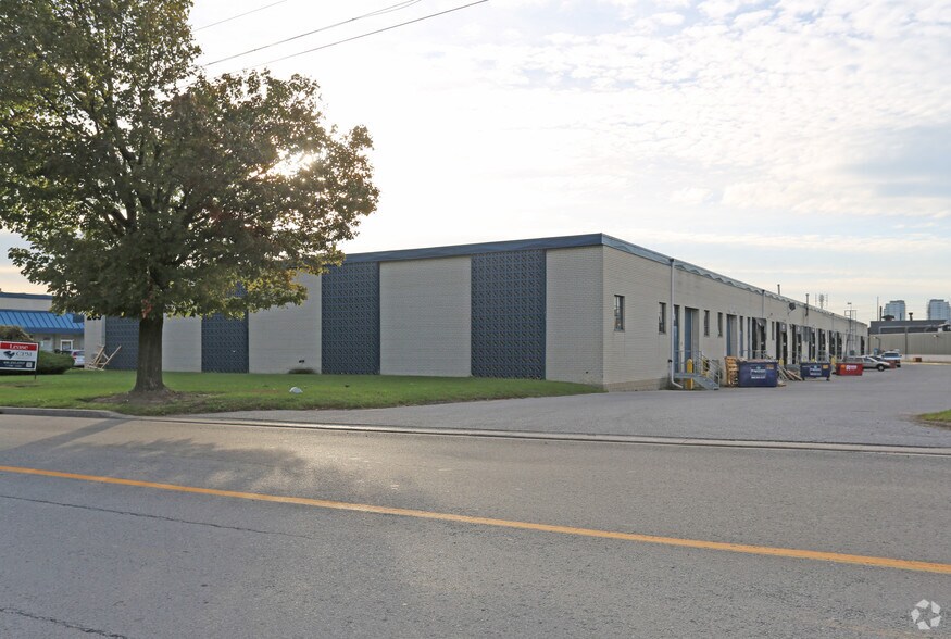 More Photos Of 237-265 Norseman St, Toronto Warehouse For Lease