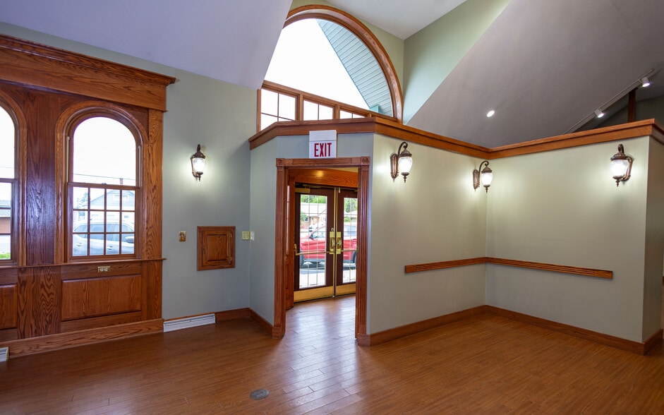 More Photos Of 1009 E 38th St, Erie Storefront Retail Office For Sale