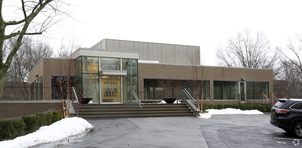 More Photos Of 1 Greenwich Office Park, Greenwich Office For Lease