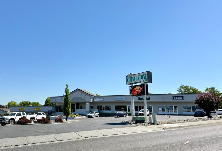 More Photos Of 1055 S Highway 395, Hermiston Storefront Retail Office For Sale