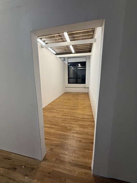 More Photos Of 349-359 Scholes St, Brooklyn Warehouse For Lease