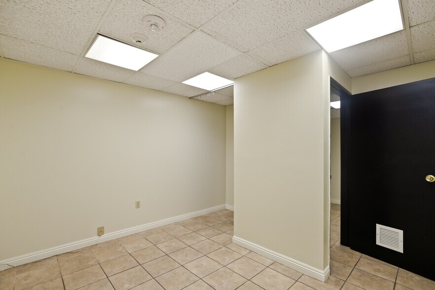 More Photos Of 1111 W Town and Country Rd, Orange Business Park For Lease
