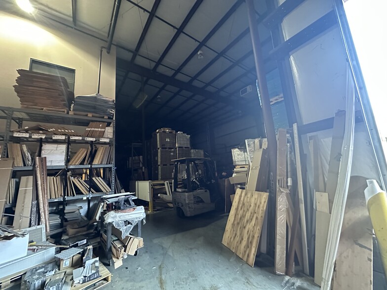 More Photos Of 3371 Martin Farm Rd, Suwanee Warehouse For Sale