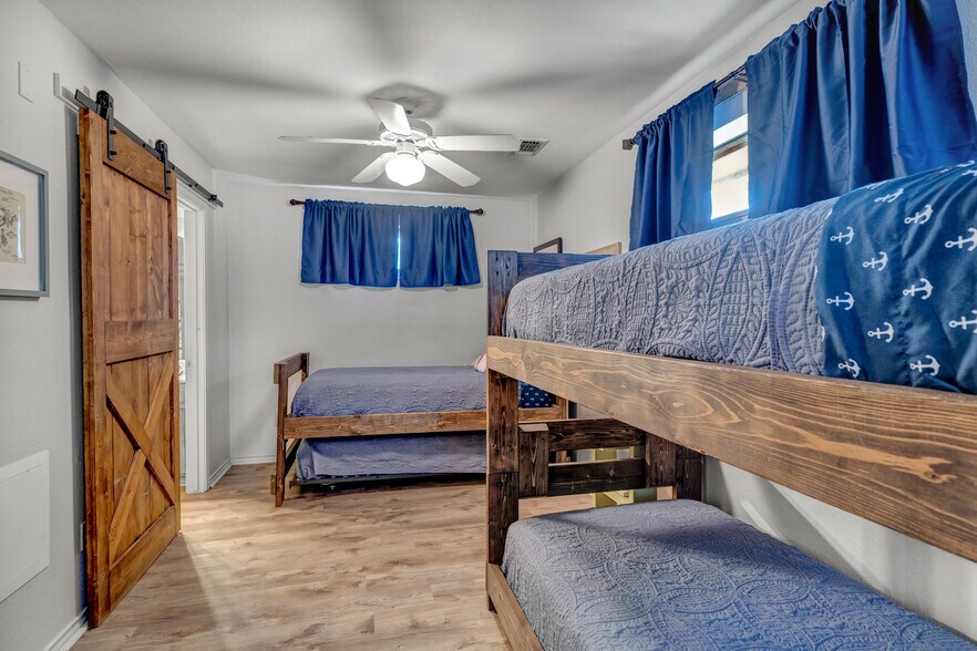 More Photos Of 2784 W State Highway 154, Quitman Hotel For Sale