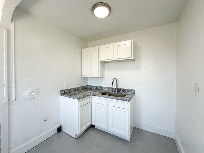 More Photos Of 3737 Scovel Pl, Detroit Apartments For Sale