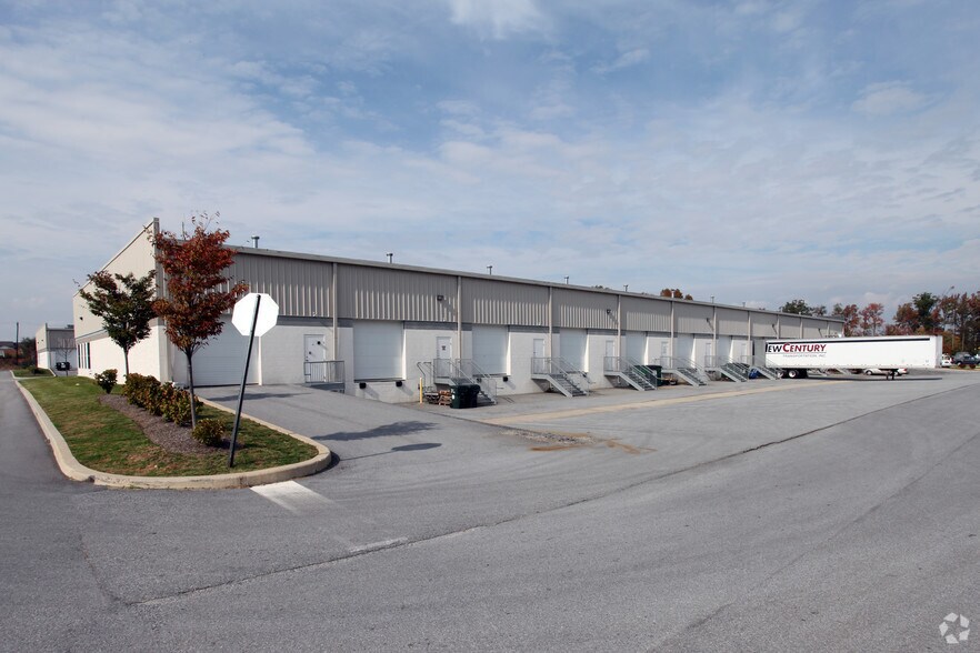 More Photos Of 601-611 Carson Dr, Bear Warehouse For Lease