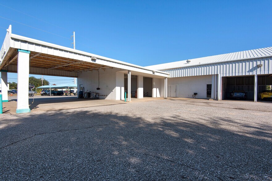 More Photos Of 3061 Gulf Breeze Pky, Gulf Breeze Carwash For Sale