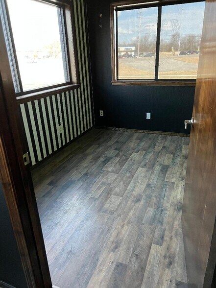 More Photos Of 3618 US Highway 59, Grove Freestanding For Lease