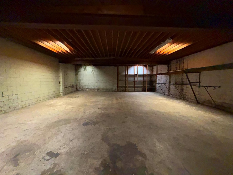 More Photos Of 407 S West Blvd, Landisville Warehouse For Lease