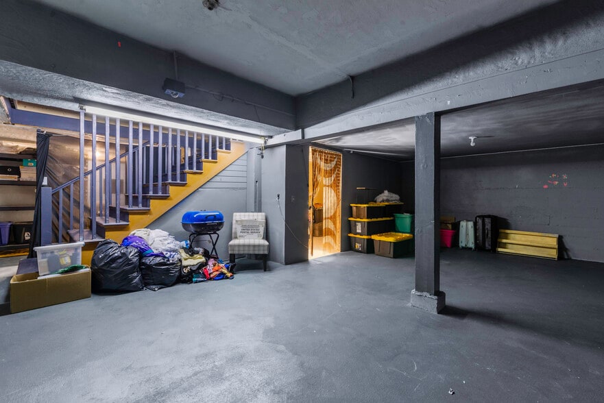 More Photos Of 615-619 4th St, Bremerton Storefront Retail Residential For Sale