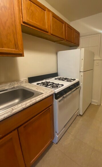 More Photos Of 1018 16th St NE, Washington Multifamily For Sale