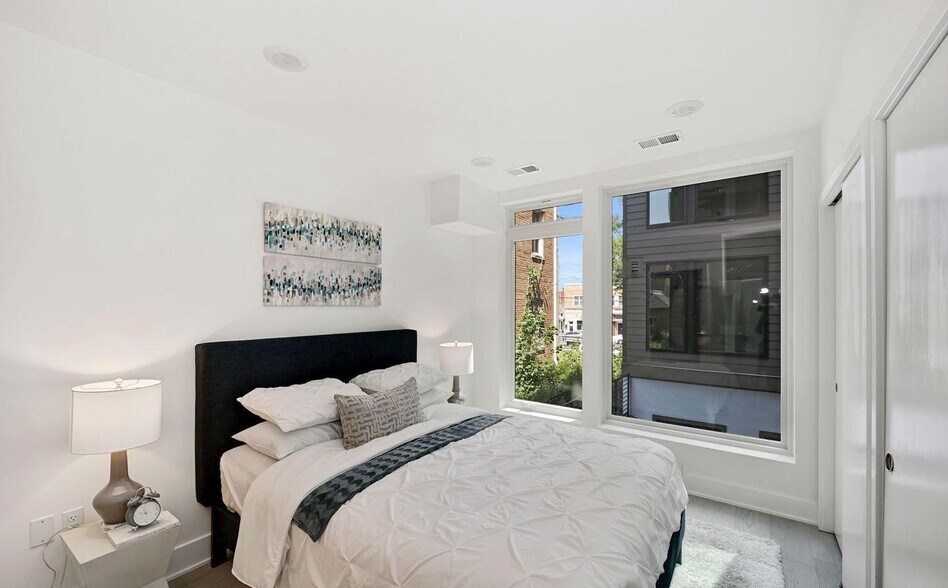 More Photos Of 2027 Rhode Island Ave NE, Washington Apartments For Sale