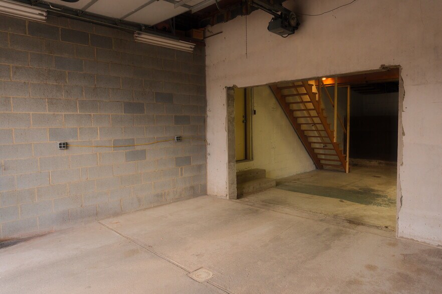 More Photos Of 1052 Centre Tpke, Orwigsburg Flex For Sale