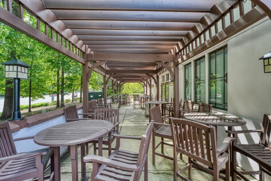 More Photos Of 12950 Fair Lakes Shopping Ctr, Fairfax Restaurant For Sale
