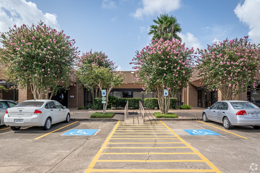 More Photos Of 10161-10175 Harwin Dr, Houston Unknown For Lease