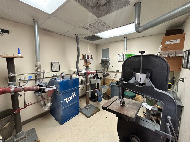 More Photos Of 1985 Barnum Ave, Stratford Medical For Sale