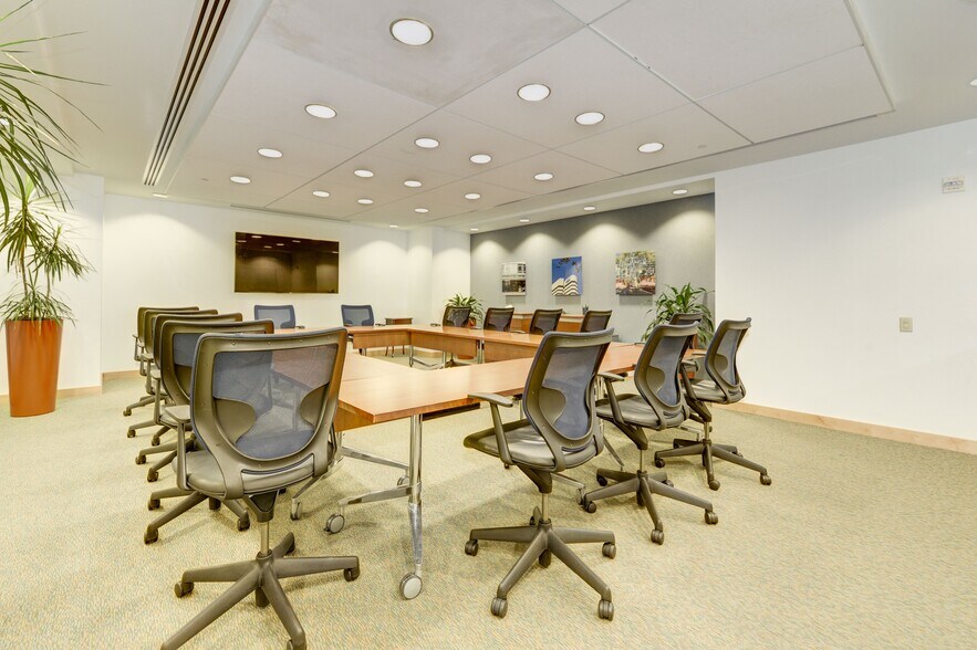 More Photos Of 4800 Hampden Ln, Bethesda Coworking Space