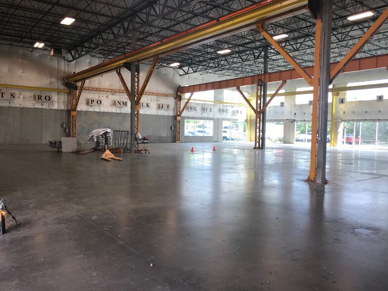 More Photos Of 22930 Quicksilver Dr, Sterling Warehouse For Lease