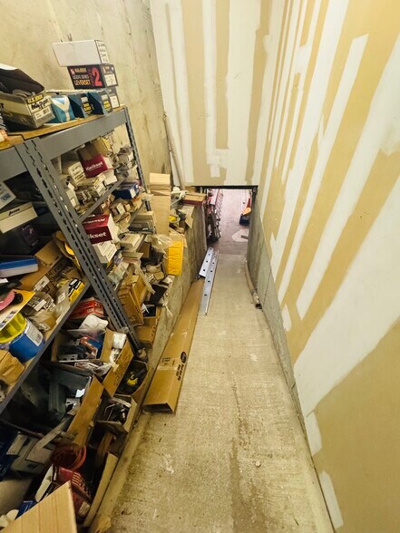 More Photos Of 816 Hempstead Tpke, Franklin Square Office For Sale