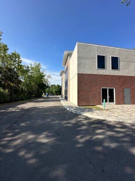 More Photos Of 1419 Kingsley Ave, Orange Park Office For Sale