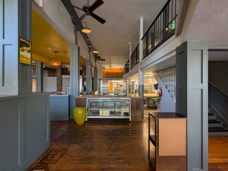 More Photos Of 21 E Main St, Walla Walla General Retail For Lease