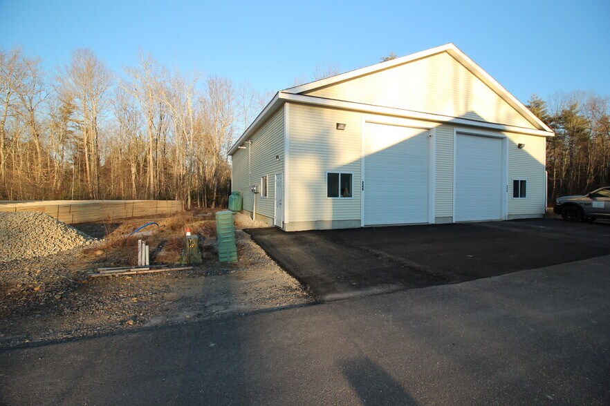 More Photos Of 246 Isinglass Cir, Barrington Warehouse For Sale