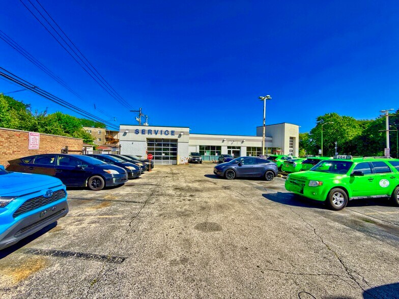 More Photos Of 6500 N Western Ave, Chicago General Retail For Sale