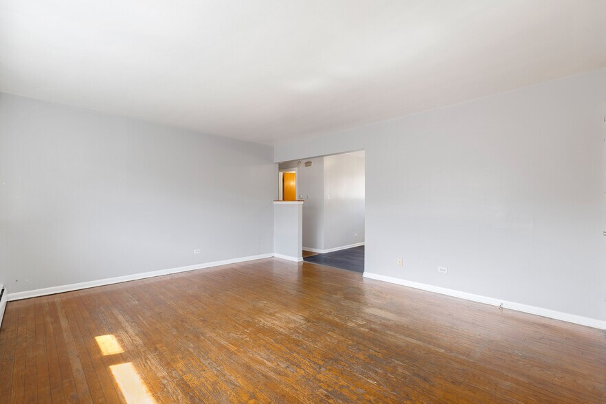 More Photos Of 3631 147th St, Midlothian Apartments For Sale