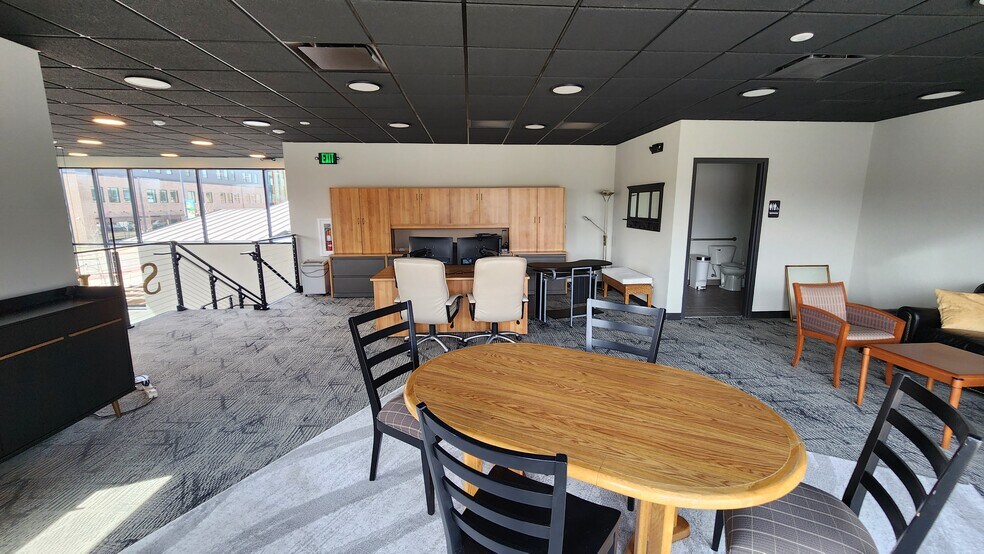 More Photos Of 805 George St, De Pere Office For Sale