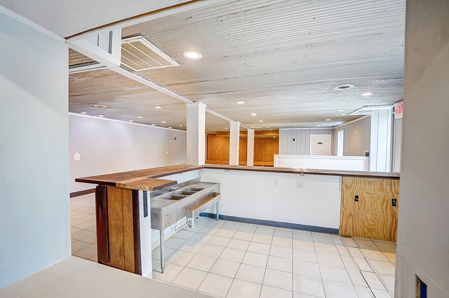 More Photos Of 6987 New Haven Rd, Harrison Restaurant For Sale