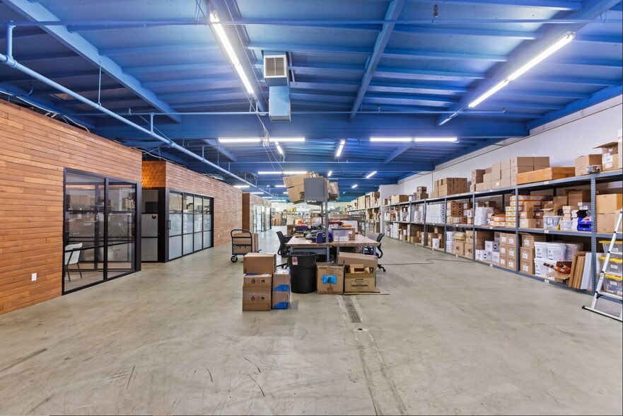 More Photos Of 21314-21316 Sherman Way, Canoga Park Service For Lease