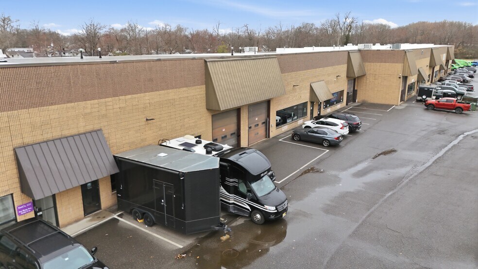 More Photos Of 610 Ryan Ave, Westville Warehouse For Lease