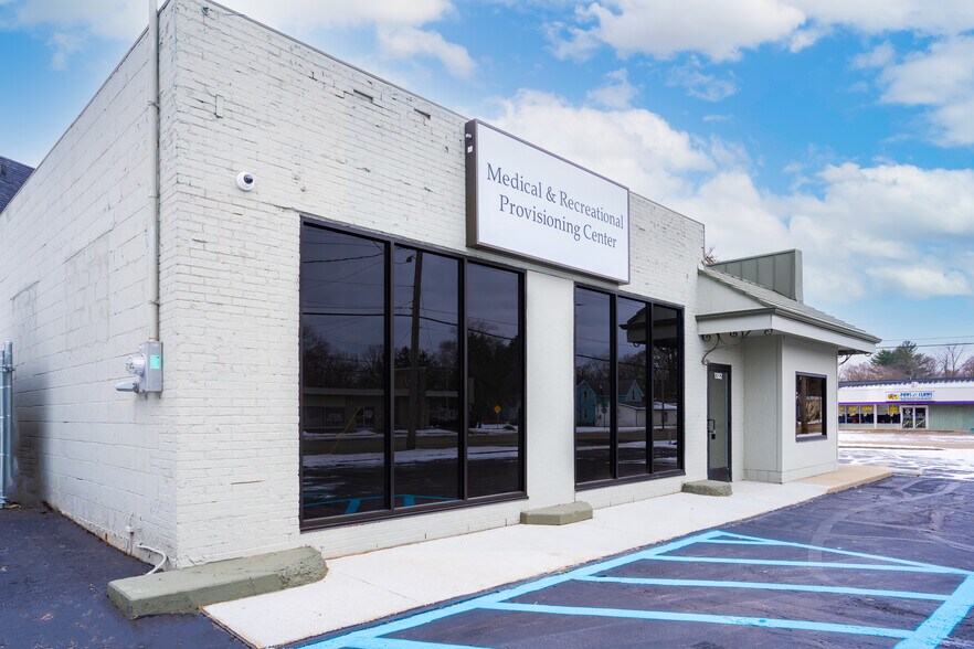 More Photos Of 1382 Michigan Ave, Battle Creek Freestanding For Sale