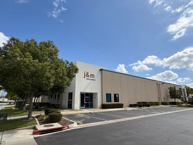 Primary Photo Of 480 Business Center Ct, Redlands Warehouse For Lease