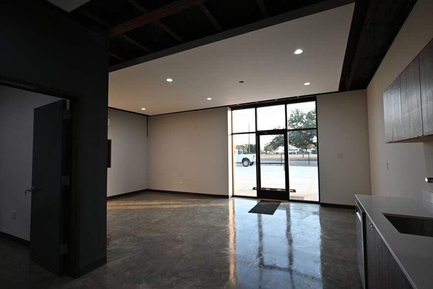 More Photos Of 4272 FM 2484, Salado Unknown For Lease