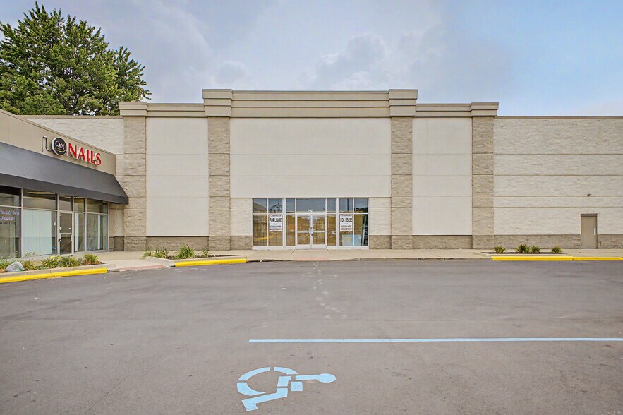More Photos Of 5866-5870 Middlebelt Rd, Garden City Freestanding For Lease